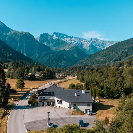 Hotel Restaurant Le Madame La Ferrière